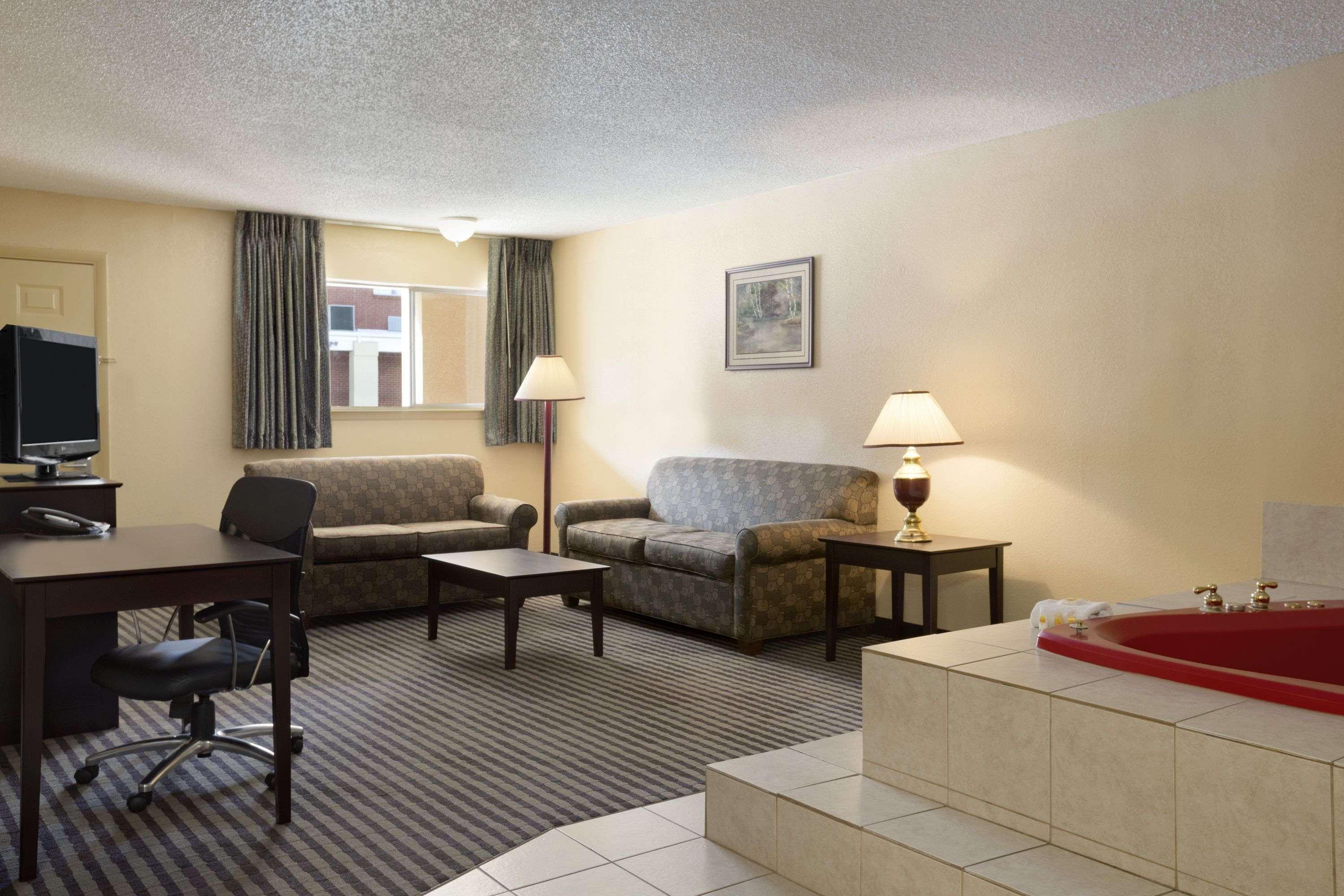 Days Inn By Wyndham Lawton Exterior foto