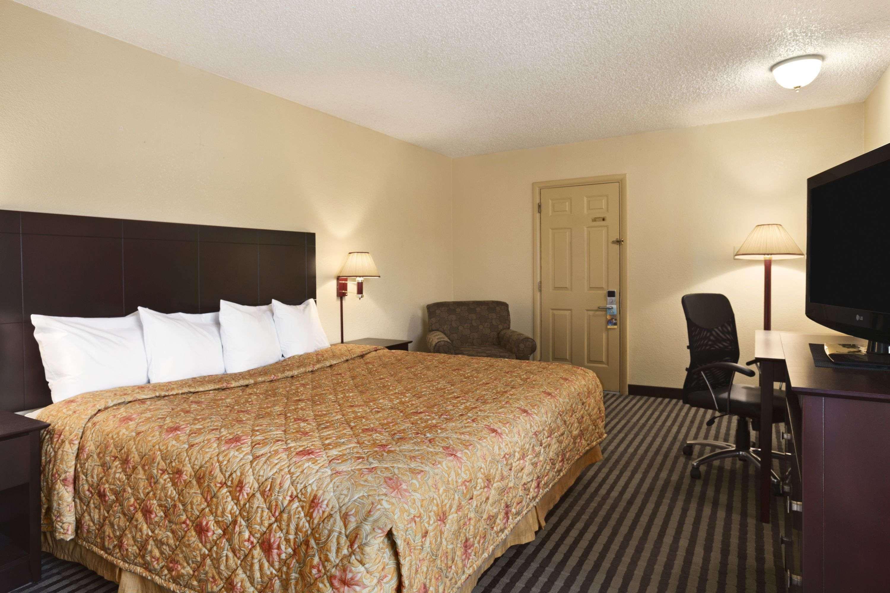 Days Inn By Wyndham Lawton Exterior foto