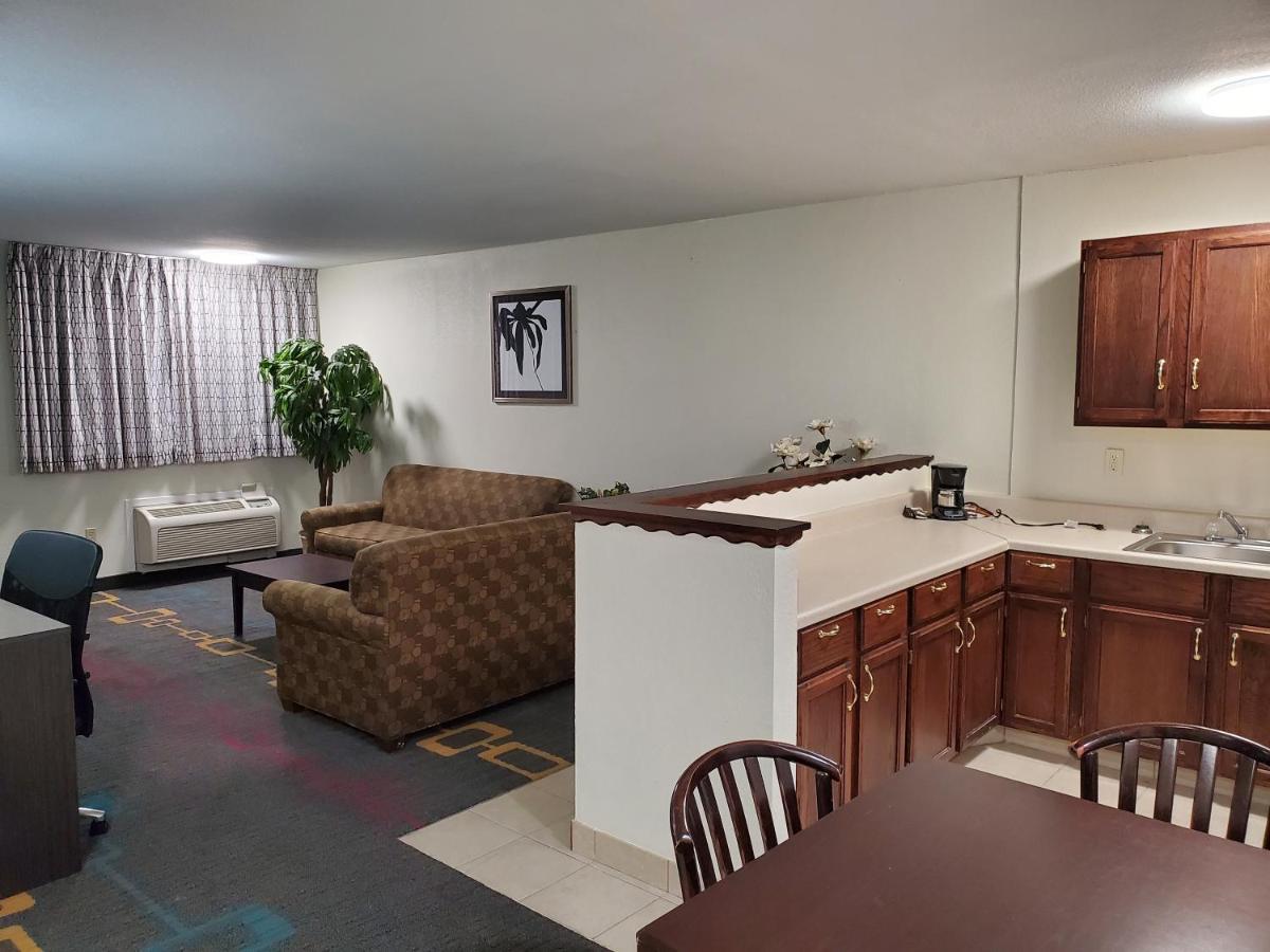 Days Inn By Wyndham Lawton Exterior foto
